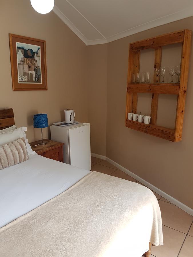 Oasis Shanti Backpackers Oudtshoorn Dış mekan fotoğraf