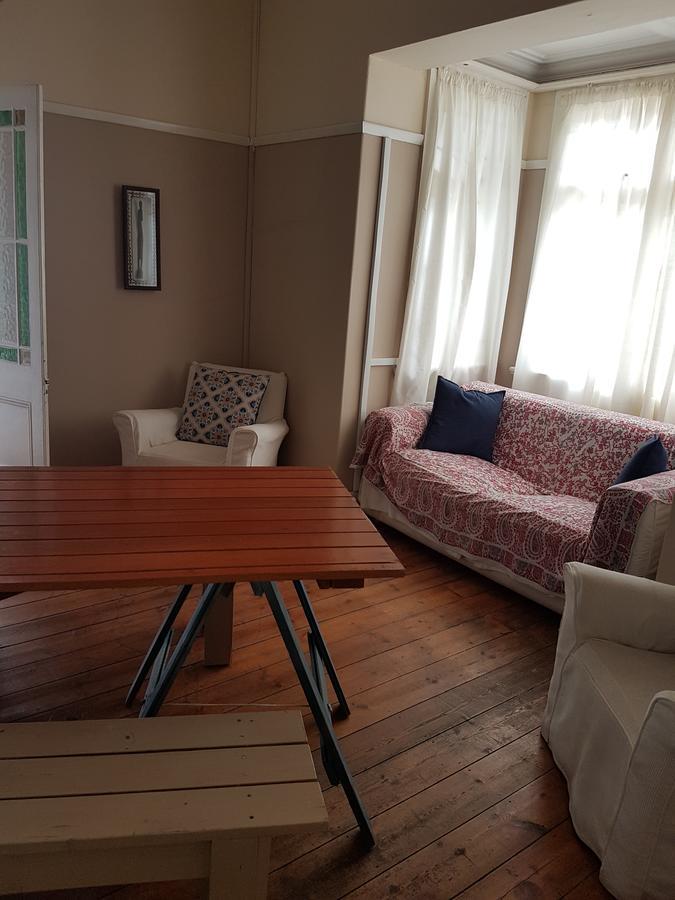 Oasis Shanti Backpackers Oudtshoorn Dış mekan fotoğraf