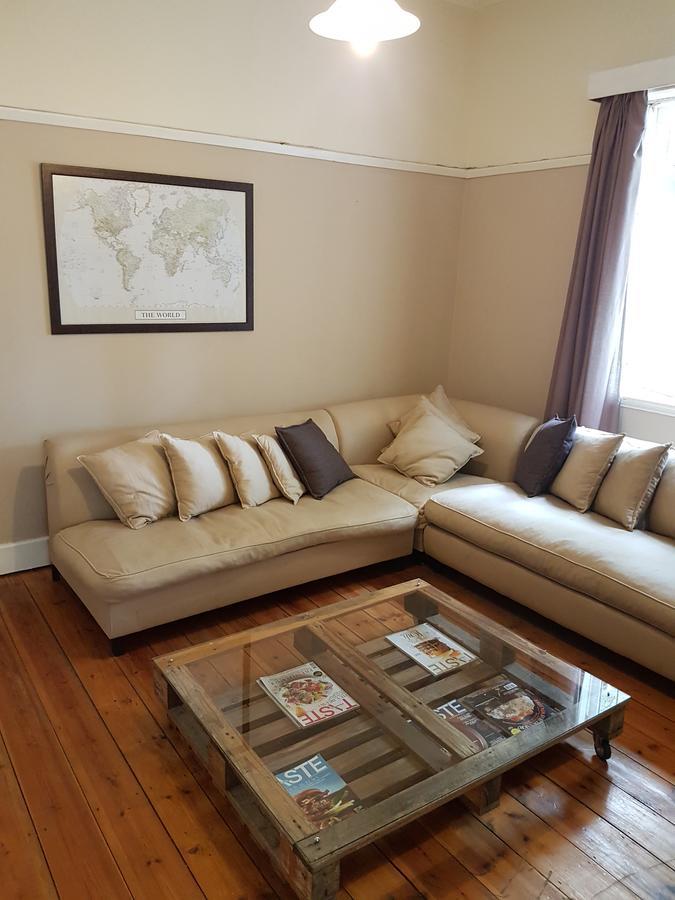 Oasis Shanti Backpackers Oudtshoorn Dış mekan fotoğraf