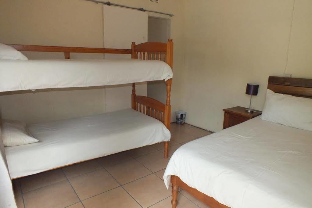 Oasis Shanti Backpackers Oudtshoorn Dış mekan fotoğraf