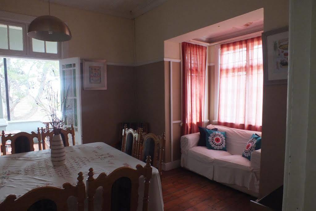 Oasis Shanti Backpackers Oudtshoorn Dış mekan fotoğraf