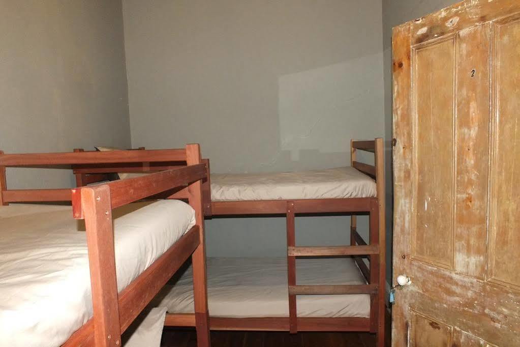 Oasis Shanti Backpackers Oudtshoorn Dış mekan fotoğraf